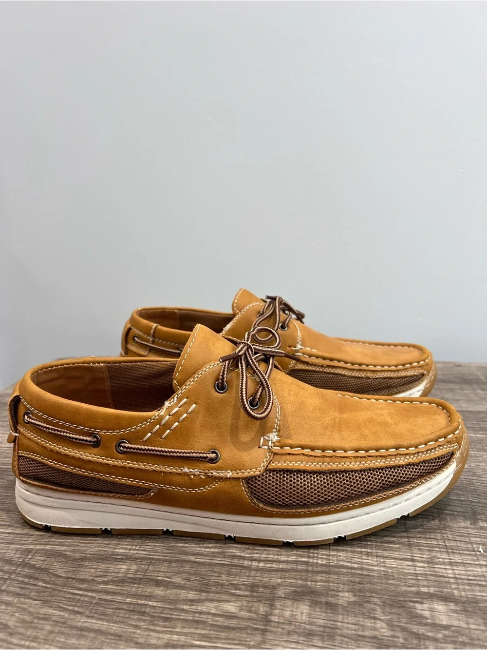 Men's Tan Boat Shoes with Lace-Up Comfort